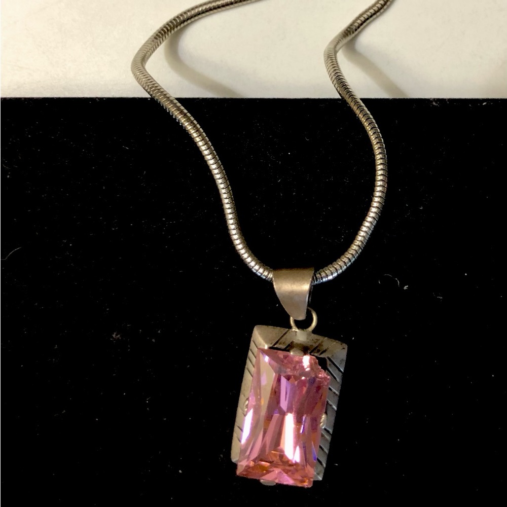 Sterling silver gorgeous chain with a pendant